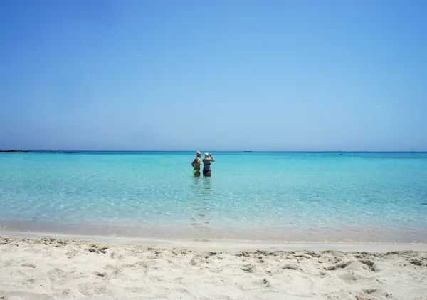 Beautiful turquoise sea and white sand — Stock Photo, Image