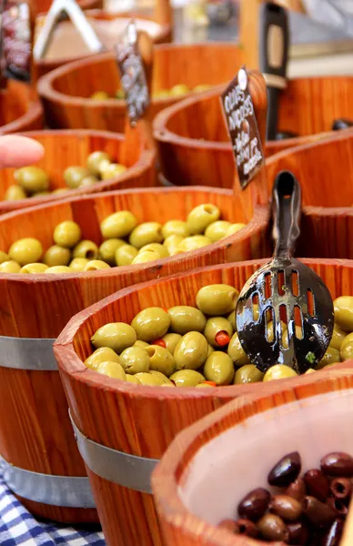 Markt met olijven — Stockfoto