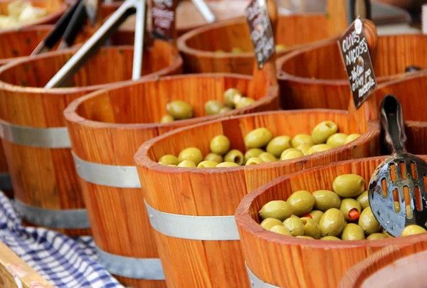 Mercado com azeitonas — Fotografia de Stock