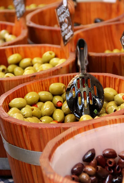 Markt mit Oliven — Stockfoto