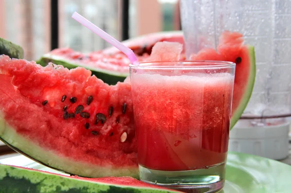 Mogna saftiga färsk vattenmelon och smoothie — Stockfoto