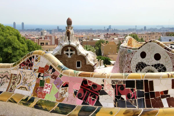 Park Guell in Barcelona, Spain with Gaudi houses — Stock Photo, Image