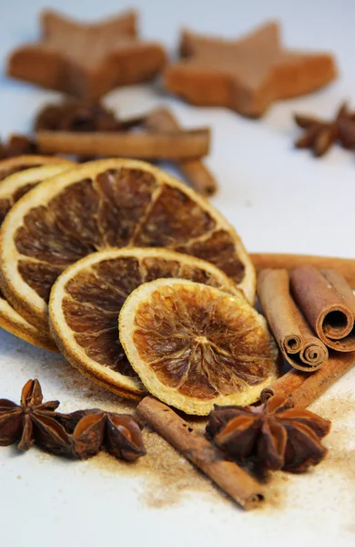 Tiempo de ponche y especias navideñas — Foto de Stock