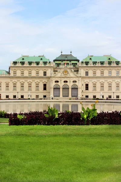 在维也纳城堡 belveder — 图库照片