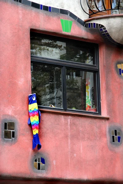 Živé domů Hundertwasserhaus ve Vídni — Stock fotografie