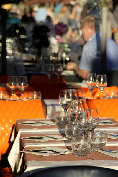 プロヴァンスの美しいレストランのテーブル — ストック写真
