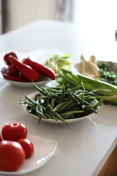 Mélange de légumes dans la cuisine — Photo
