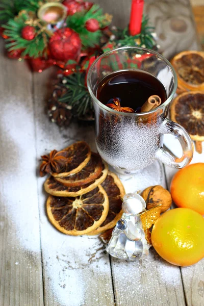 Traditional Christmas punch on the wooden background — Stock Photo, Image