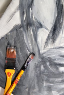 Fırça ve aşık çifti ile güzel bir tablo