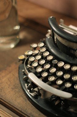 oude vintage retro houten schrijfmachine