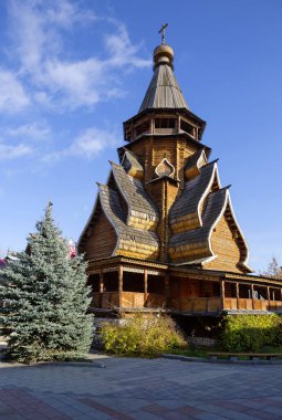 Moskova, Rusya - 30 Ekim 2021: Izmailovo Kremlin 'deki Aziz Niklas Kilisesi. Burası tüm kültürel ve eğlence kompleksi 