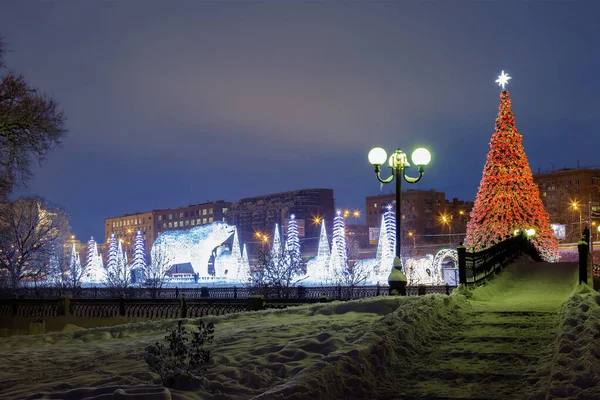 Москва Росія Грудня 2021 Різдвяне Дерево Установка Ростокінському Акведуку Тривимірна — стокове фото
