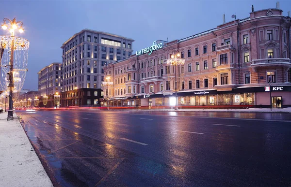 モスクワ ロシア 1月31 2022 Triumfalnaya広場にKfcレストランビル これは今日まで保存されている三畳紀の広場で最も古い建物の1つです — ストック写真