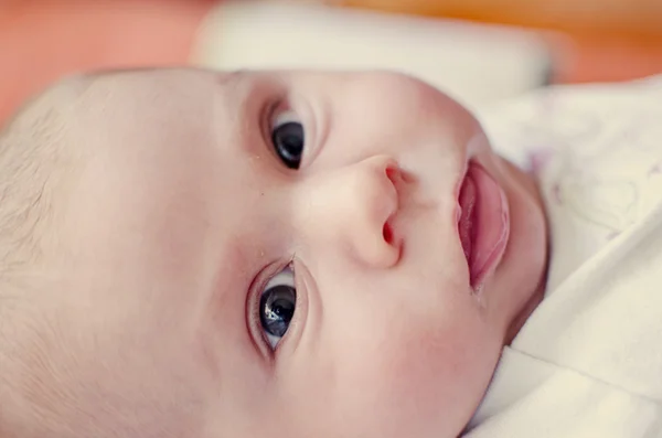 New born baby smiling — Stock Photo, Image