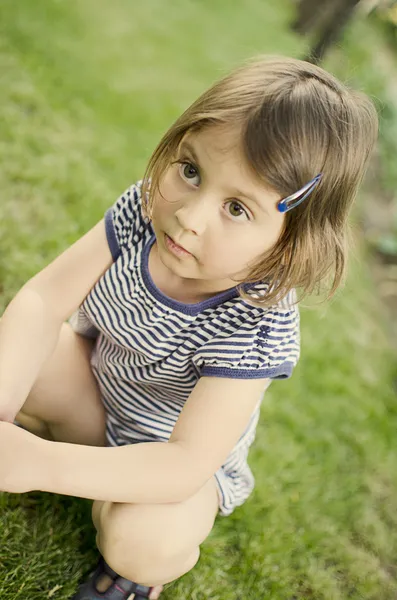 Портрет красивої дівчинки малюка — стокове фото