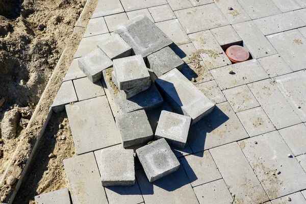 Yuvarlak karenin kenarındaki asfalt sürecinin bir parçası