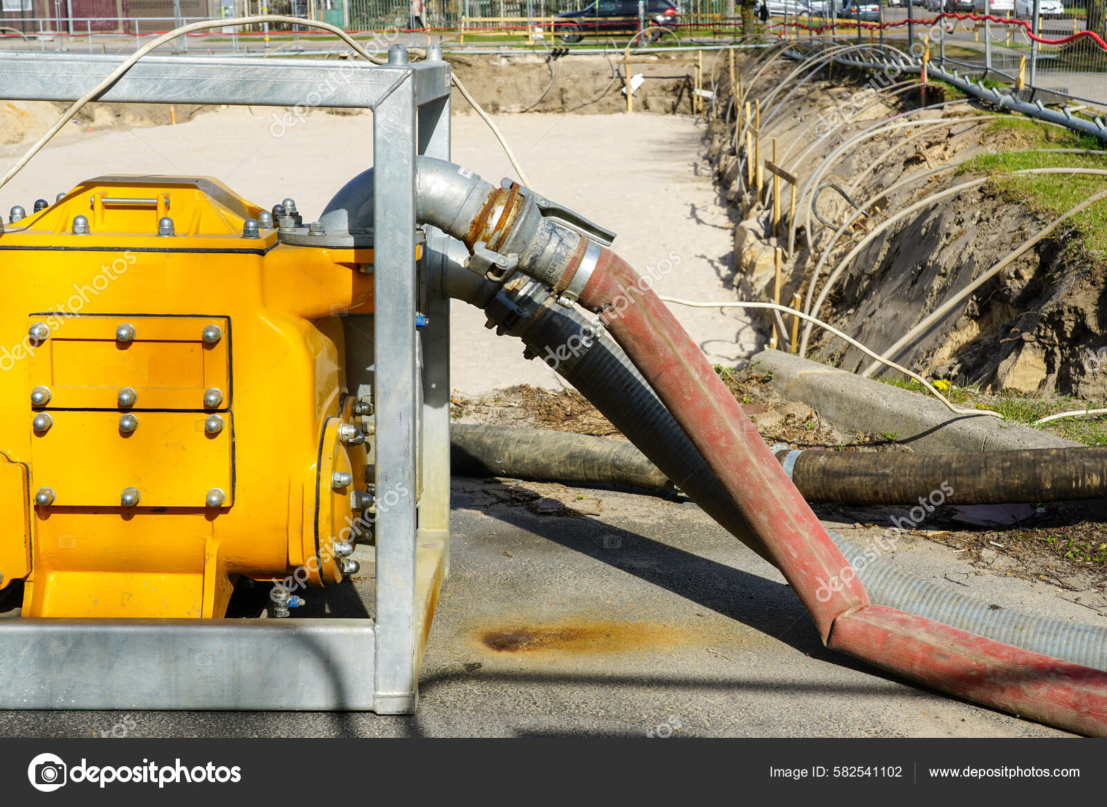 Large Yellow Portable Electric Water Pump Hose Dewatering Deep Pit