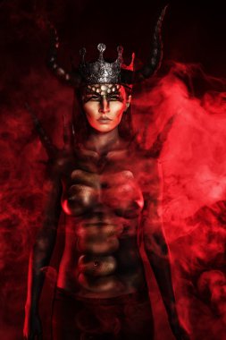 Sisin içinde şeytan