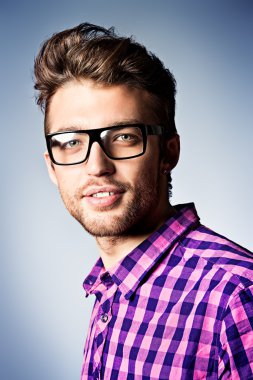 Genç adam.