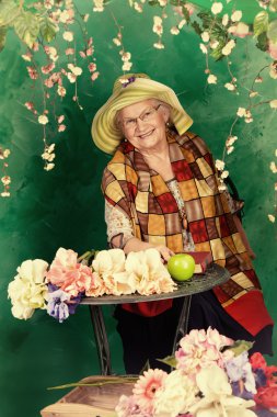 çiçekler arasında