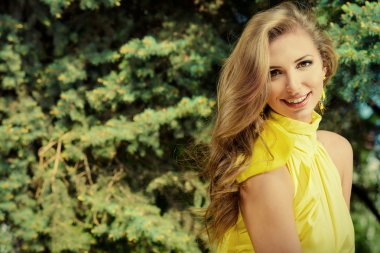 çekici bir gülümseme