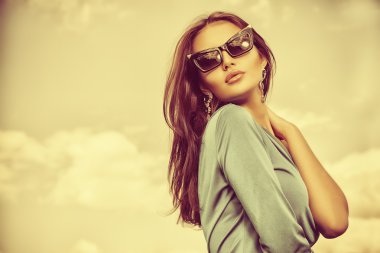 Pin-up güneş gözlüğü
