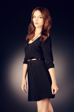 şık siyah elbise