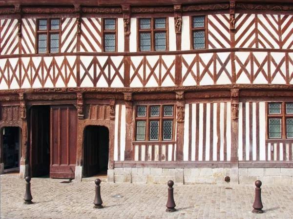 Casa de entramado de madera en Rouen, Normandía Francia — Foto de Stock