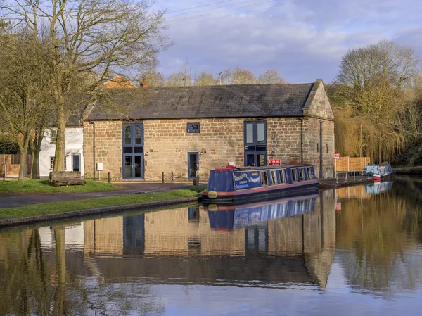 The Worcester and Birmingham canal — Stock Photo, Image