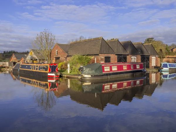The Worcester and Birmingham canal — Stock Photo, Image