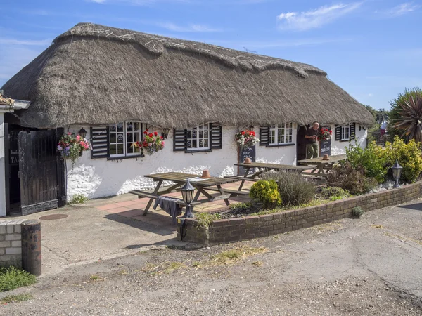 Thatched pub in West Sussex — Stock Photo, Image