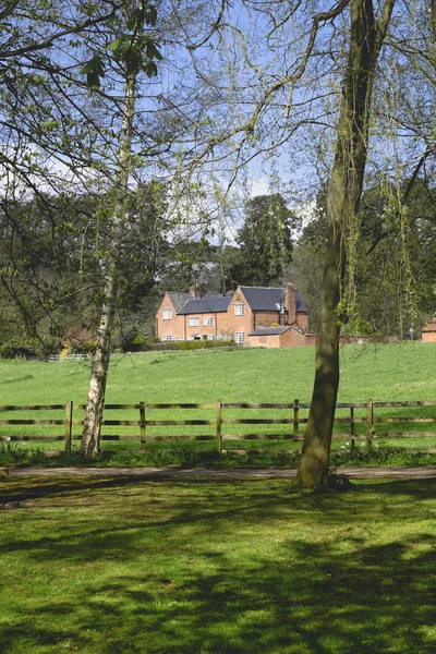 Загородный дом в Англии — стоковое фото