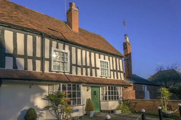 Uma casa de campo em uma aldeia inglesa — Fotografia de Stock