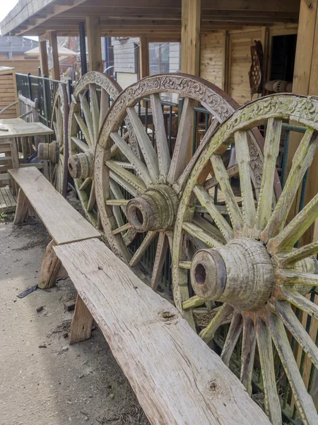 老式木制车轮 — 图库照片
