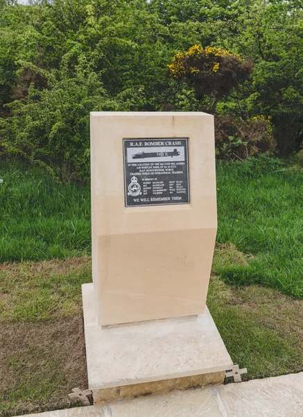 Monument à l'écrasement d'un bombardier anglais — Photo