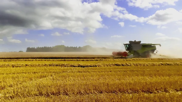 Combined harvester — Stock Photo, Image