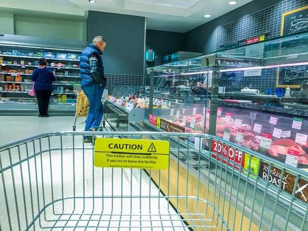 Interiör Stormarknad England Shoppingvagn Förgrunden — Stockfoto