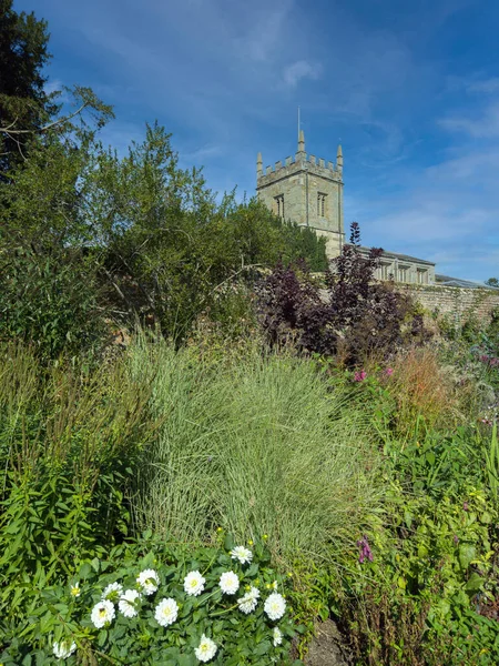 Plantas Flores Jardins Ornamentais Imponente Casa Inglaterra Coughton Court Warwickshire — Fotografia de Stock