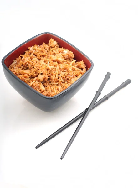 Smażony ryż z pałeczkami — Zdjęcie stockowe