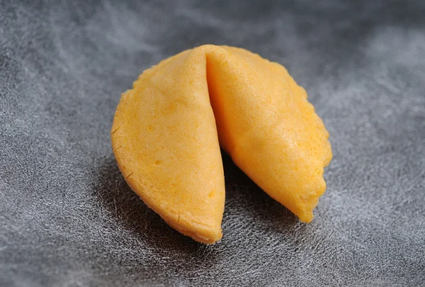 Fortune Cookie su sfondo strutturato — Foto Stock