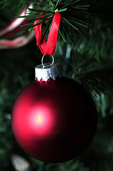 Matný červený holiday ornament — Stock fotografie