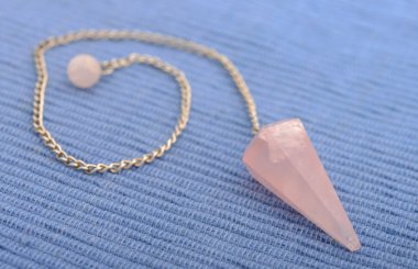 New age kristal sarkaç