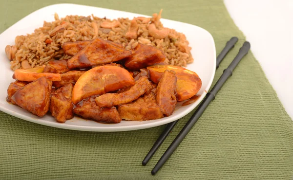 Orange peel tofu and fried rice — Stock Photo, Image