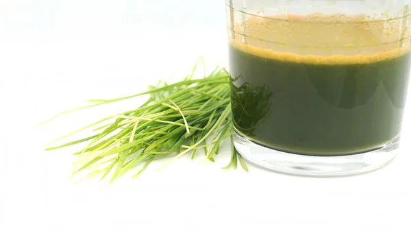Wheat grass juice — Stock Photo, Image