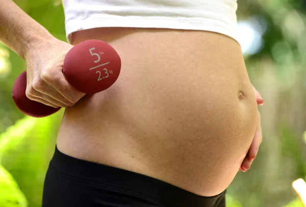 Esercizio durante la gravidanza — Foto Stock