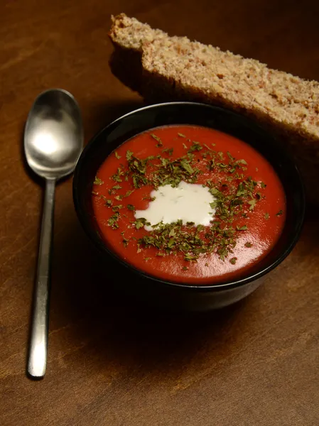 Tomato soup and bread — Stock Photo, Image