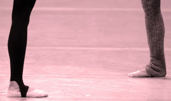 Fondo de ballet rosa con pies bailarines —  Fotos de Stock