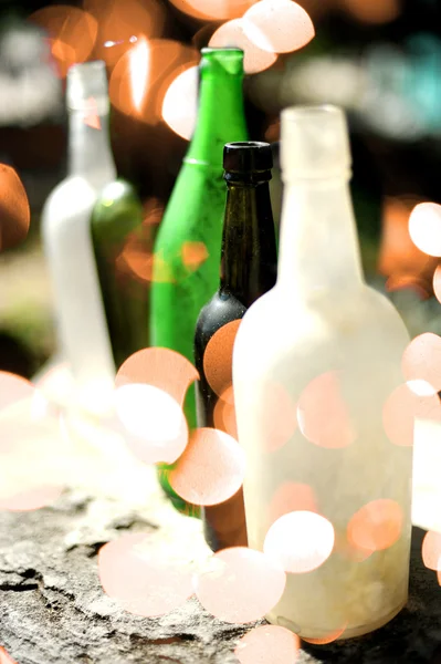 Alcohol flessen bij nightclub — Stockfoto