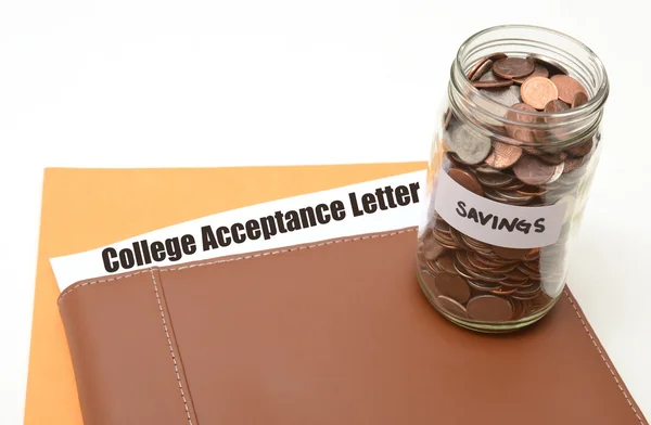 Économiser de l'argent pour le collège — Photo