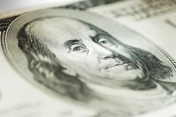 Yüz dolarlık banknot üzerindeki benjamin Franklin'in portresi — Stok fotoğraf